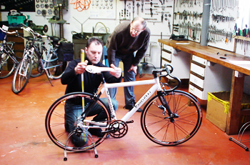 Fietsonderhoud en fietsherstelling.